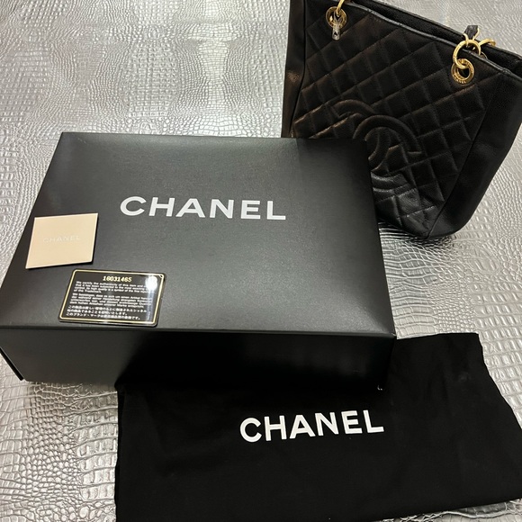 CHANEL Bag. 100% Authentic - Picture 10 of 14